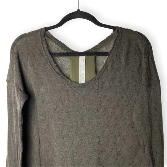Free People New Romantics Green Long Sleeve Long Back  Button Up Back Pee… - Picture 4 of 10